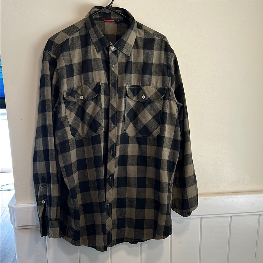 Black and green Plaid Button-Up Shirt